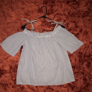 Small Halter Top / Shoulder Sleeves